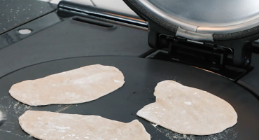 The AGA Hotplate on the AGA eR3 Series range